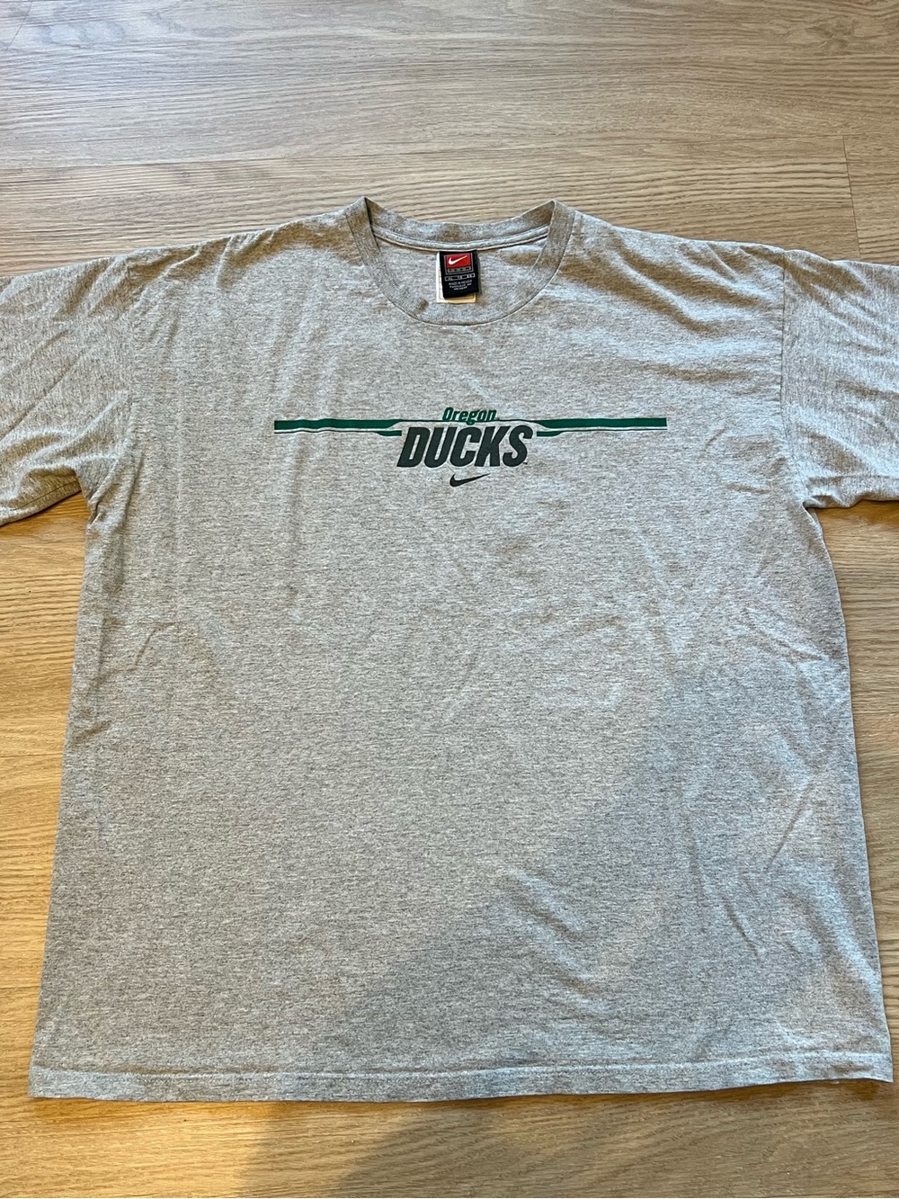 Vintage Nike Mens XL Team Issue Oregon Ducks T Shirt Gray 90s Swoosh College Y2K